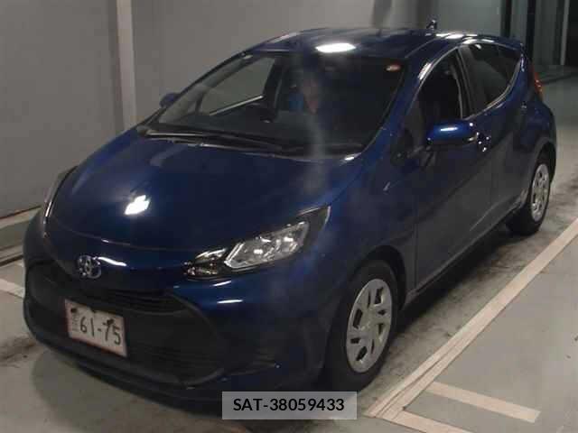 Toyota AQUA 2022 8862343-4