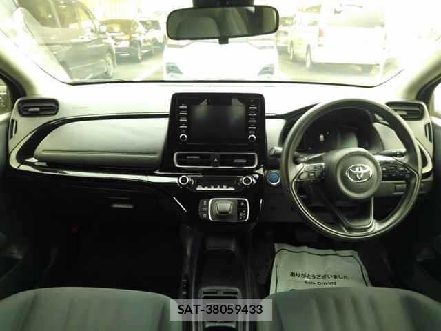 Toyota AQUA 2022 8862343-8