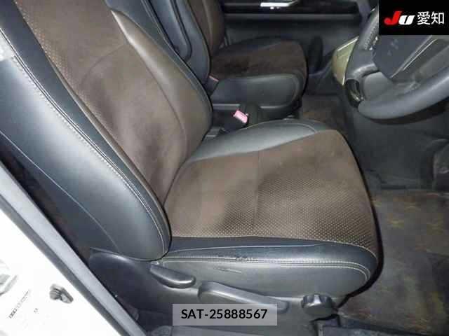 Toyota ALPHARD 2013 8906190-6