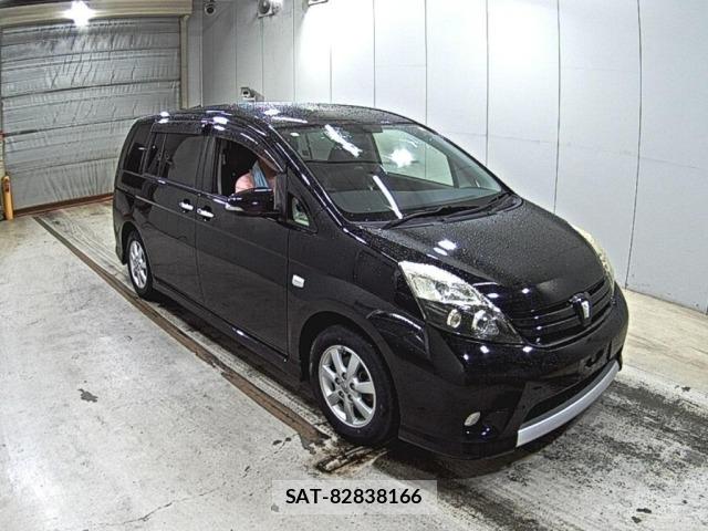 Toyota ISIS 2014 8948011-0