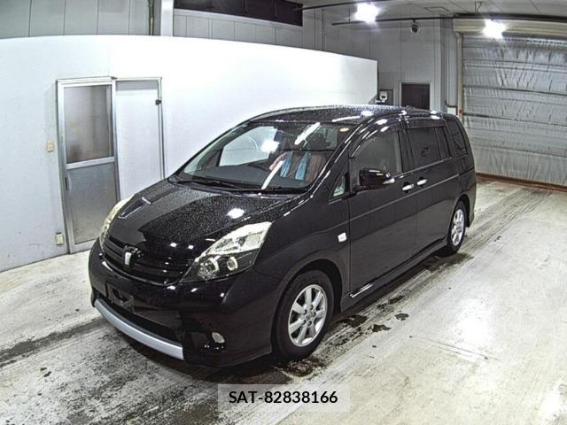 Toyota ISIS 2014 8948011-4