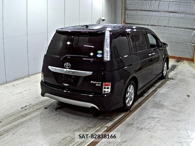 Toyota ISIS 2014 8948011-5