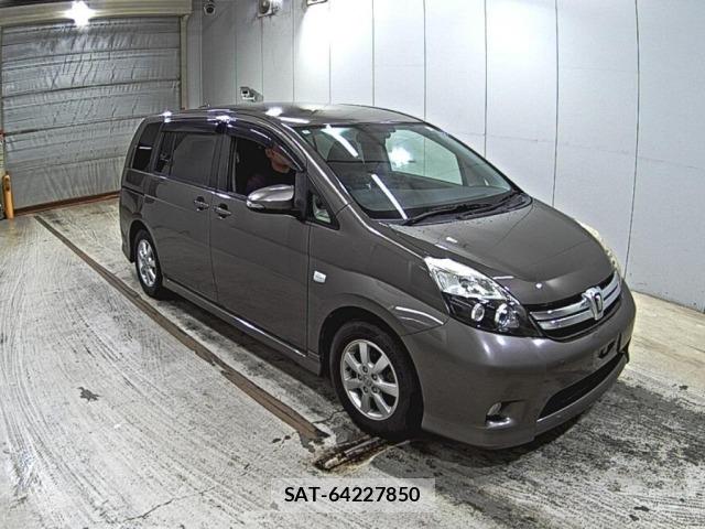 Toyota ISIS 2017 8948012-0