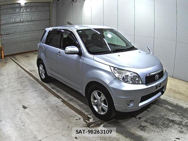 Toyota RUSH 2013 8918973-0