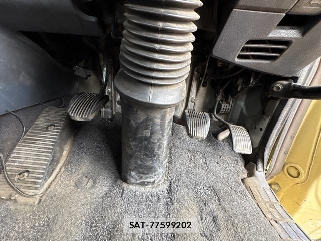 Hino PROFIA 2004 8679420-4