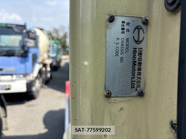 Hino PROFIA 2004 8679420-8