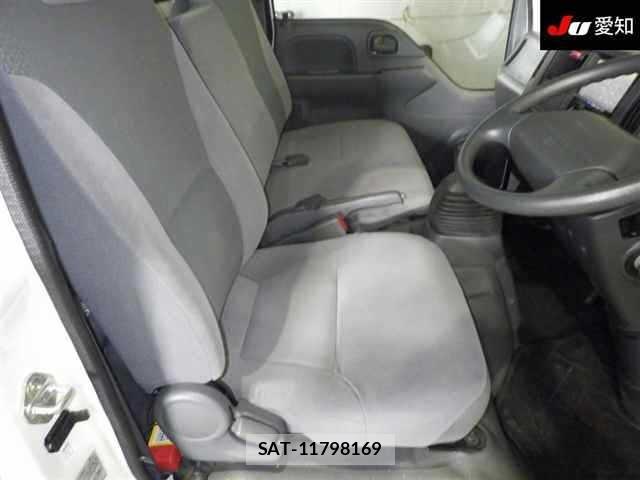 Mazda TITAN 2019 8786785-6