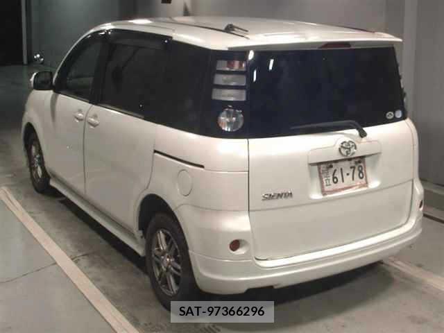 Toyota SIENTA 2009 8764377-1