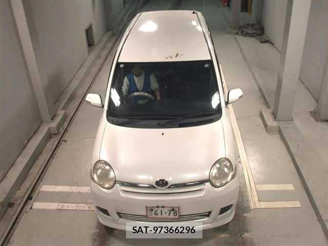 Toyota SIENTA 2009 8764377-6