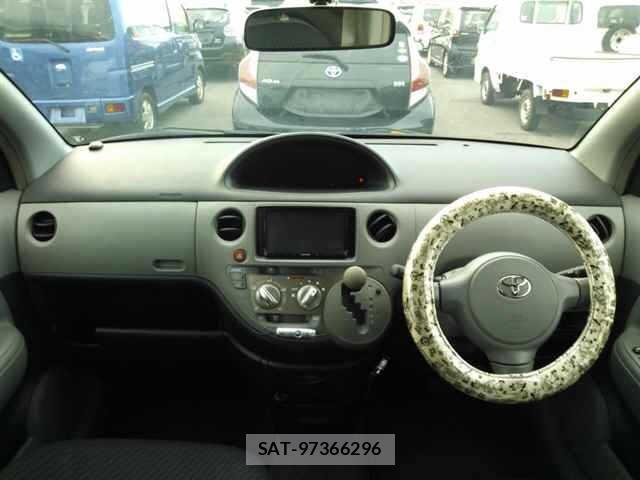 Toyota SIENTA 2009 8764377-8