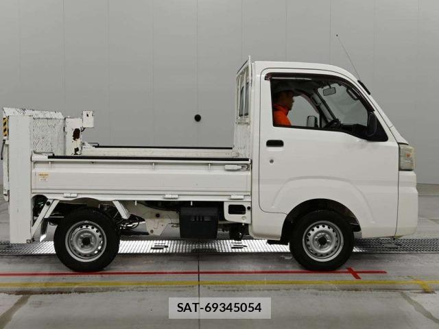 Daihatsu HIJET TRUCK 2015 8761321-3