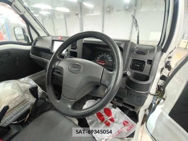 Daihatsu HIJET TRUCK 2015 8761321-9