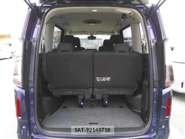 Nissan SERENA 2023 8672965-10
