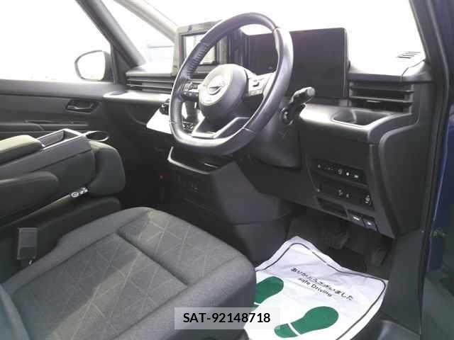Nissan SERENA 2023 8672965-3
