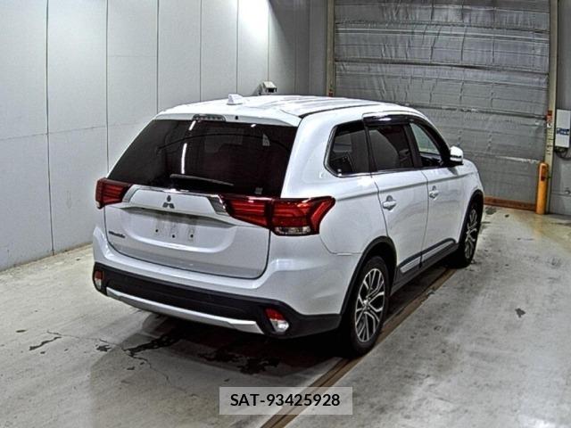 Mitsubishi OUTLANDER 2017 8718317-5