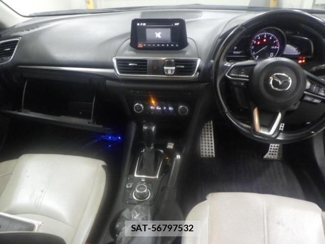 Mazda AXELA 2017 8719039-3