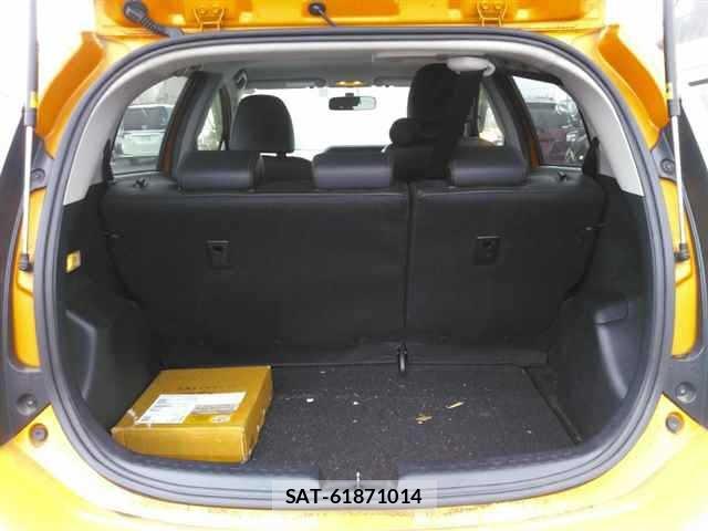 Toyota AQUA 2015 8862345-10