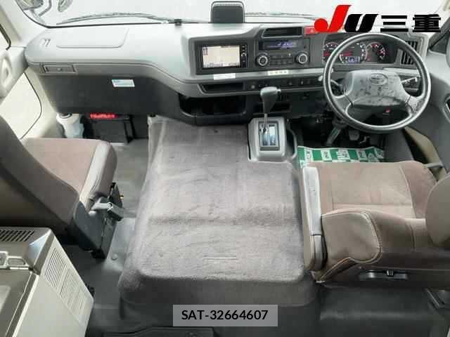 Toyota COASTER 2018 8772948-8