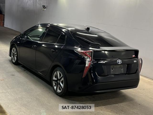 Toyota PRIUS 2016 8911608-1