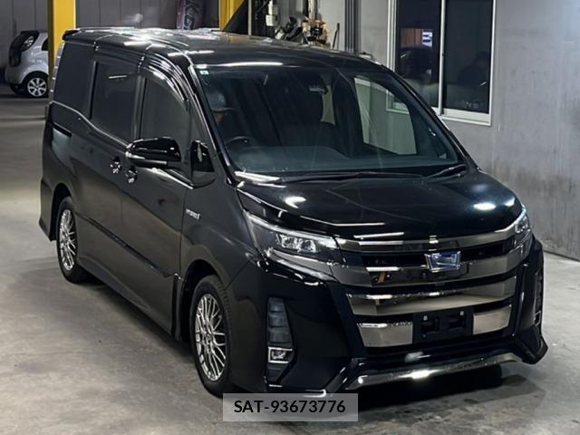 Toyota NOAH 2017 8870262-4