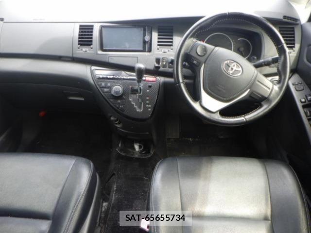 Toyota ISIS 2014 8707688-3