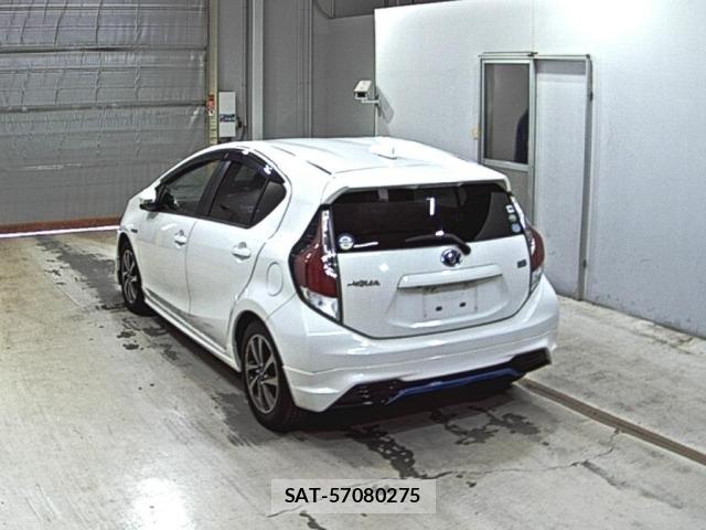 Toyota AQUA 2015 8949872-1