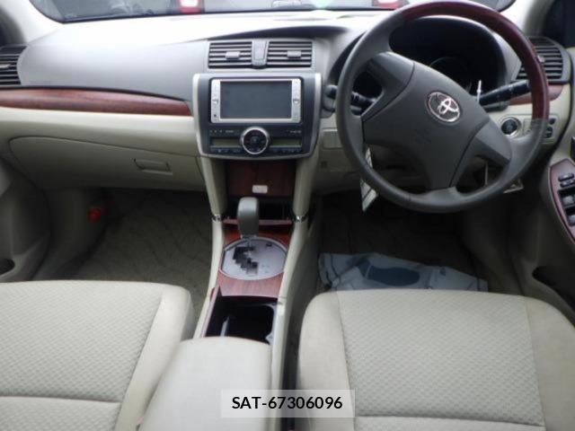 Toyota PREMIO 2010 8722442-3