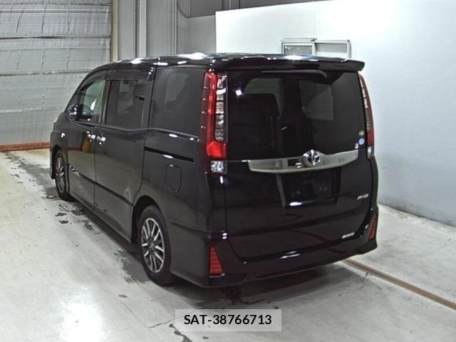 Toyota NOAH 2016 8706435-1
