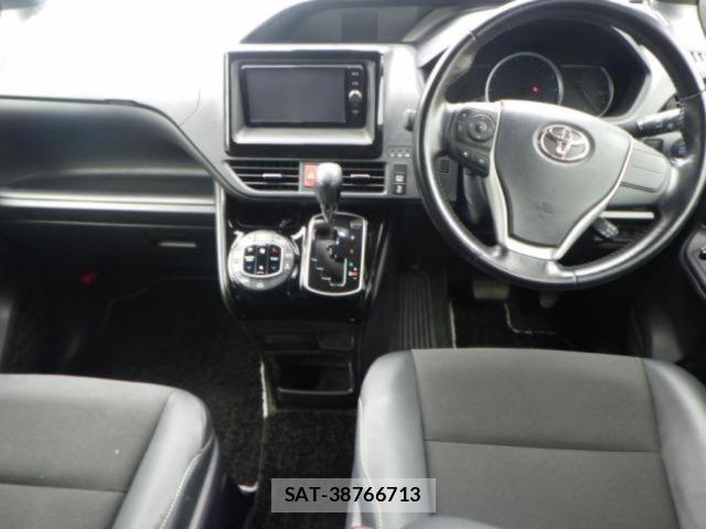 Toyota NOAH 2016 8706435-3