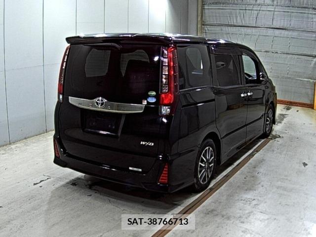 Toyota NOAH 2016 8706435-5