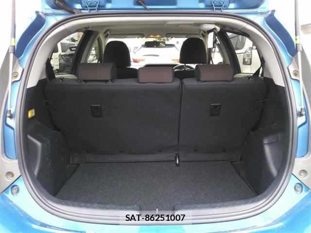 Toyota AQUA 2013 8682927-10