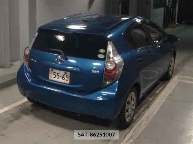 Toyota AQUA 2013 8682927-5