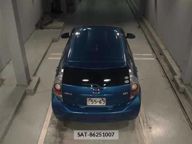 Toyota AQUA 2013 8682927-7
