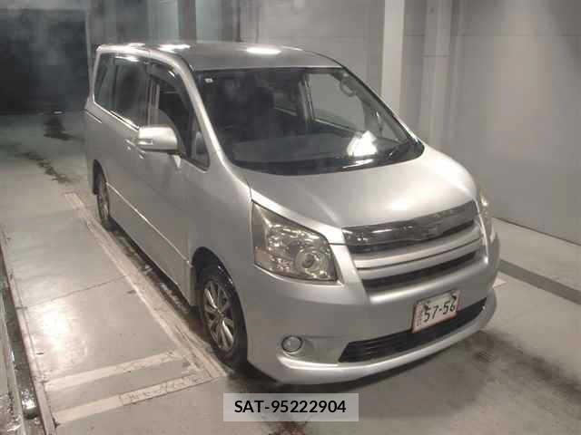 Toyota NOAH 2007 8765188-0