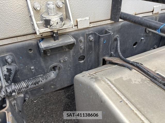 Isuzu GIGA 2013 8858200-12