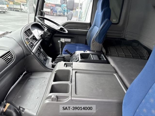 Isuzu GIGA 2012 8858201-5