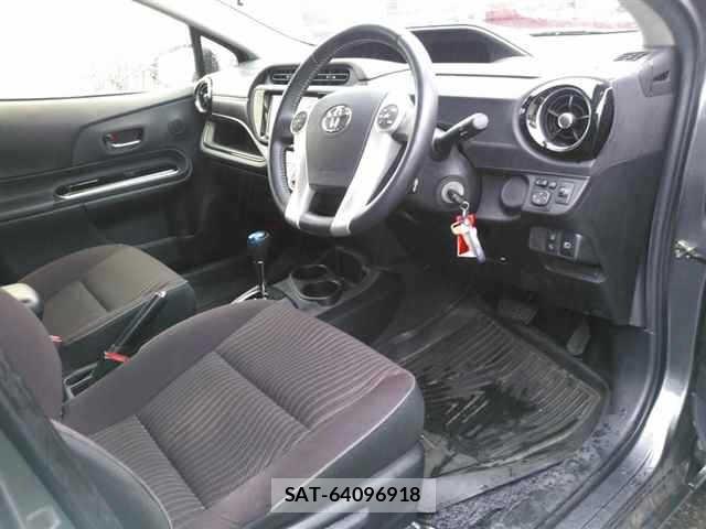Toyota AQUA 2016 8763064-3