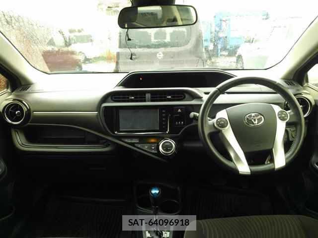Toyota AQUA 2016 8763064-8