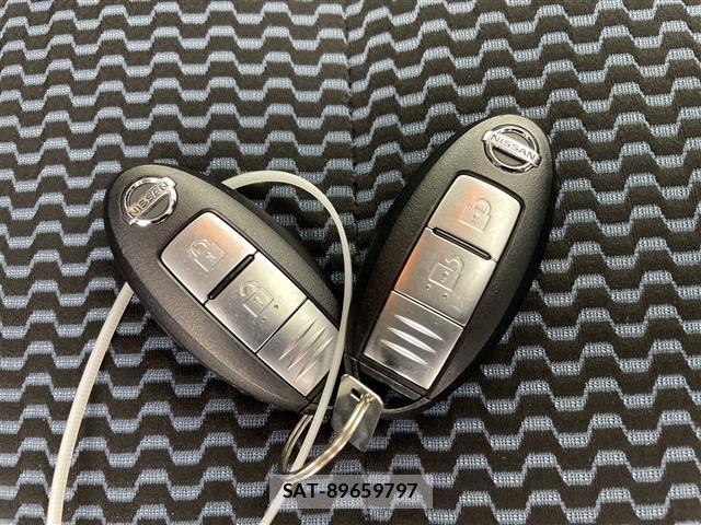 Nissan NOTE 2013 8910531-9