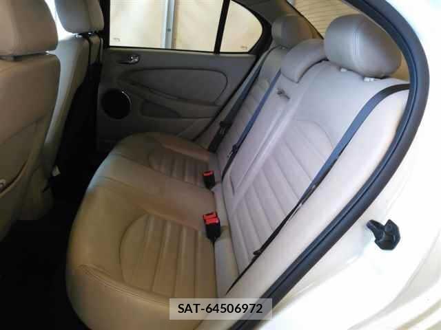 Jaguar X-Type 2008 8643536-9