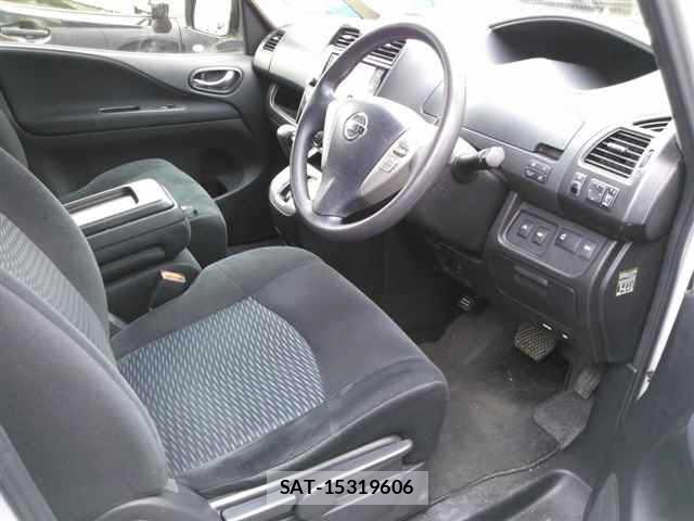 Nissan SERENA 2014 8672981-3
