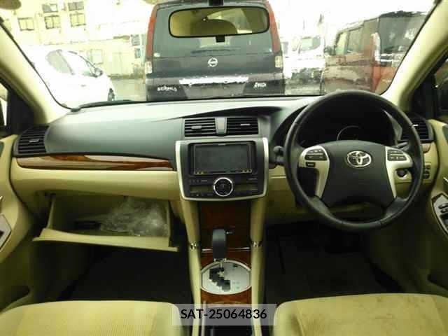 Toyota PREMIO 2014 8761349-8