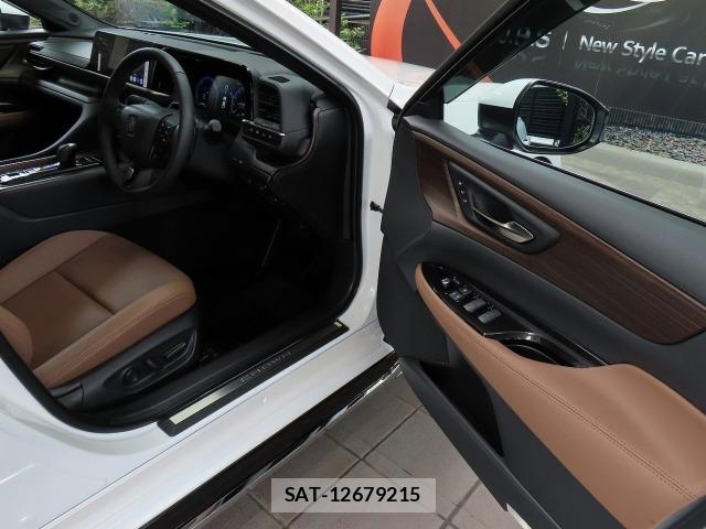 Toyota CROWN 2026 8734676-11