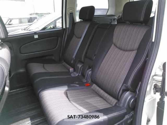 Nissan SERENA 2015 8672986-9