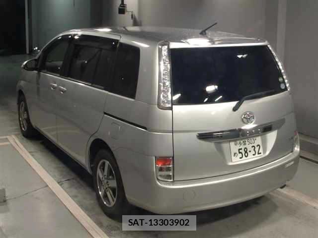 Toyota ISIS 2016 8825623-1