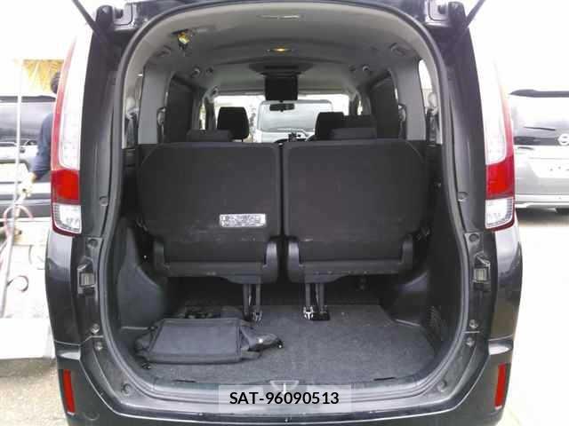 Toyota NOAH 2015 8862391-10