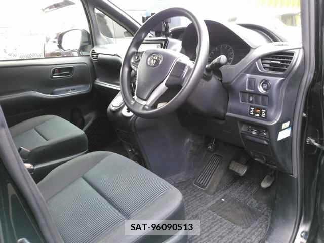 Toyota NOAH 2015 8862391-3