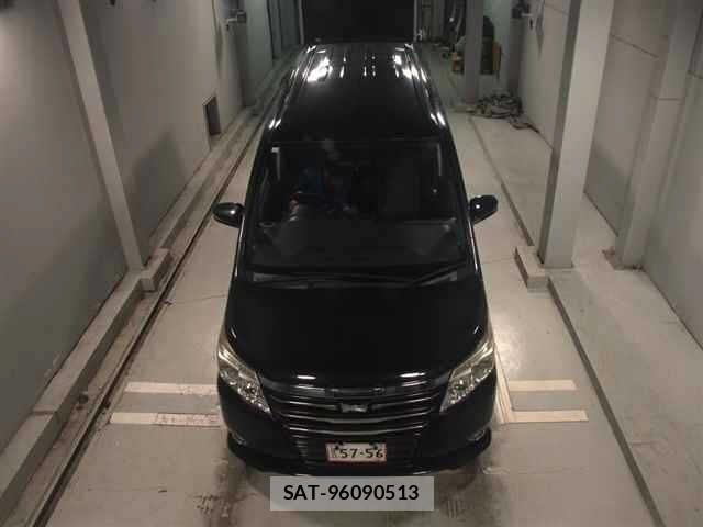 Toyota NOAH 2015 8862391-6