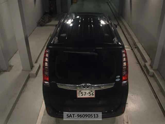 Toyota NOAH 2015 8862391-7
