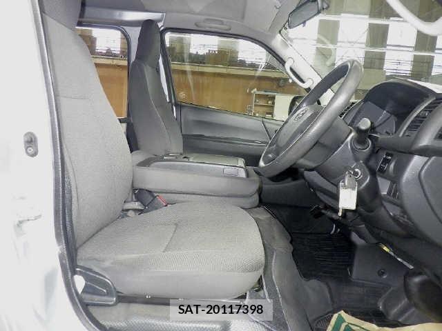 Toyota HIACE VAN 2015 8910189-7